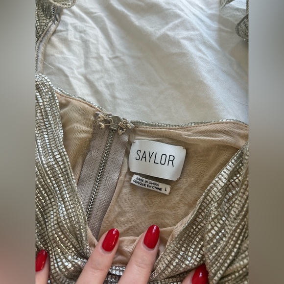 Revolve Saylor Gianna Set in Platinum - Picture 3 of 6